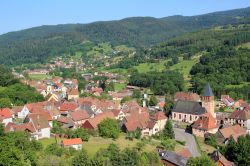 Muhlbach-sur-Munster è un borgo tipico vicino a Munster in Alsazia Francia - © LENS-68 / Shutterstock.com