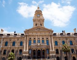 Municipio di Città del Capo, Sud Africa - Città del Capo rappresentando la capitale legislativa del Sud Africa, non poteva che avere un municipio piuttosto fastoso. Si presenta ...