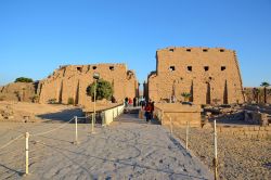 Le mura esterne del complesso del Tempio di Amon, che è parte dei Templi di Karnak, in Egitto.
