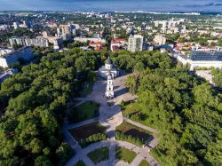 Panorama dall'alto di Chisinau, capitale della Repubblica di Moldavia. In questa immagine il principale parco centrale fotografato da un drone.

