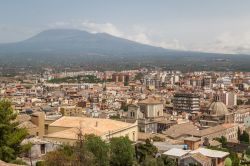 Panorama del borgo di Paternò in Sicilia