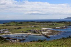 Panorama dell'isola di Rathlin, Irlanda del Nord. L'isola si ripopola in estate grazie alla numerosa presenza di turisti e visitatori.
