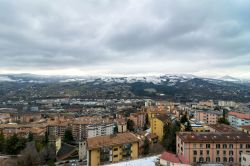 Panorama invernale di Potenza in Basilicata: le nevicate interessano di frequente la città, grazie alla sua altitudine di circa 800 metri sul livello del mare, che la rendono il capoluogo ...