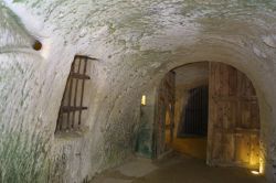 Il percorso sottoerraneo è uno dei momenti più affascinanti della visita al Castello di Brézé, Valle della Loira Francia - © www.chateaudebreze.com