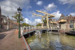 Il ponte tipico di Alkmaar in Olanda - Così come i canali bassi, anche i ponti ovviamente non sono da meno. Guardando questa immagine sembra si tratti di un gioco o un'aggiunta di ...