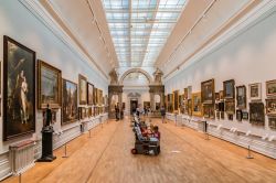 L'interno di una sala della galleria d'arte al castello di Nottingham, Inghilterra - © Kiev.Victor / Shutterstock.com