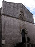 La facciata della chiesa di San Francesco nel centro storico di Amelia, cittadina dell'Umbria.