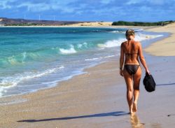 Passeggiata su una spiaggia di Capo Verde - © Pal Teravagimov / Shutterstock.com