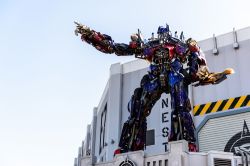 Statua Commander agli Universal Studios di Orlando, Florida - Li si può incontrare anche negli Universal Studios di Orlando: sono i Transformers, robot protagonisti di una saga di cartoni ...
