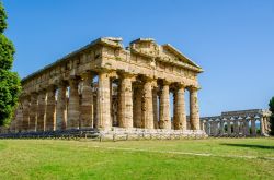 Tempio di Paestum vicino ad Agropoli, Campania - Nome latino dell'antica e potente Poseidonia, che significa città sacra a Poseidone, dio del mare, Paestum si trova nella Valle del ...