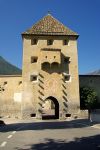 Una torre medievale a Glorenza, Alto Adige. Situata a 907 metri sul livello del mare, questa graziosa città si caratterizza per le mura medievali perfettamente conservate: abbracciata ...