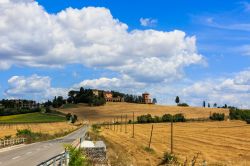 Un panorama di Lucignano d'Arbia, nella regione toscana di San Quirico d'Orcia, Italia.



