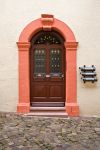 Una porta del borgo antico di Rottweil in Germania - © peresanz / Shutterstock.com