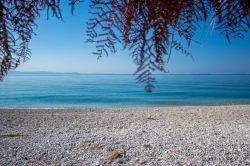 Una spiaggia lungo la costa di Qeparo in Albania.