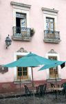 Uno degli edifici storici di Morelia, Messico. Passeggiando nel centro cittadino si possono ammirare suggestivi scorci paesaggistici e architettonici.
