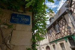 Uno scorcio del centro storico di Bourges con i suoi vicoletti, Francia. Patrimonio Unesco, questa bella città è stata anche una delle capitali europee dell'alchimia - © ...