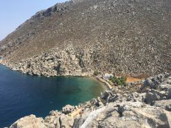 Uno scorcio di Pedi Beach, isola di Symi, Grecia.
