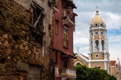 Vecchi palazzi ristrutturati a Casco Viejo, Panama City. America Centrale. L'attuale centro storico, noto anche come San Felipe, è stato fondato nel 1673.




