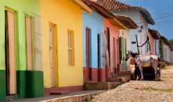 Le strade di Trinidad, Cuba - passeggiare per le stradine del centro di Trinidad è come fare un pittoresco salto indietro nel tempo, un salto all'era del colonialismo spagnolo nei ...