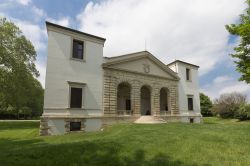 Villa Pisani Bonetti a Bagnolo di lonigo, uno dei capolavori tra le ville venete del Palladio - © PHOTOMDP / Shutterstock.com