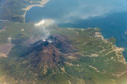 Il vulcano Sakurajima fa parte della caldera di Aira, un Supervulcano quiescente del Giappone - © skyearth/ Shutterstock.com