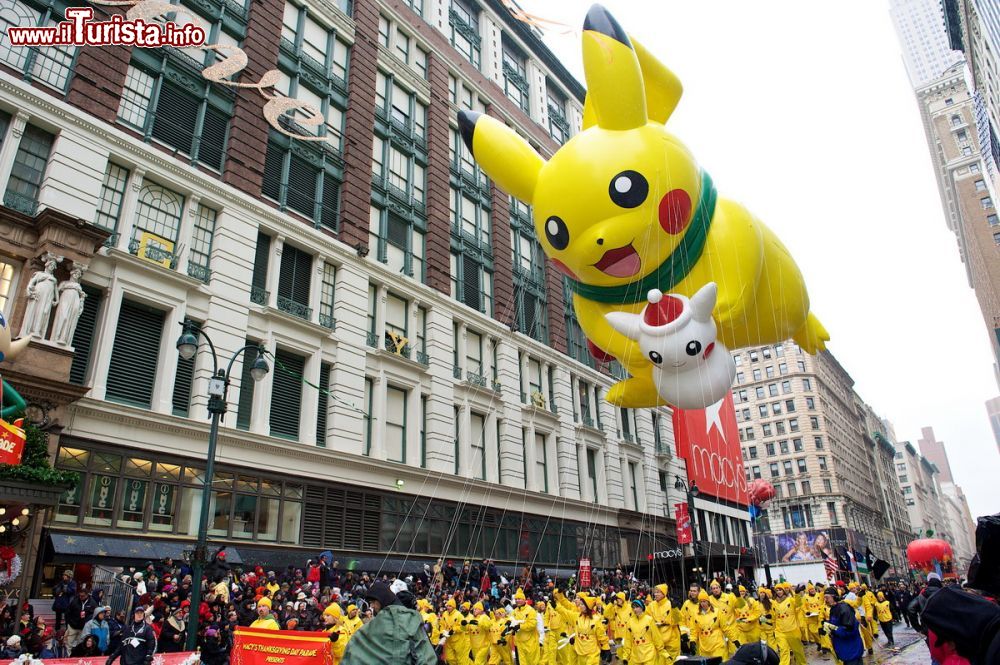 Immagine Pikachu (Pokemon)  durante la parata del Macy's Thanksgiving Day Parade - photo Kent Miller Studios Macys Inc.