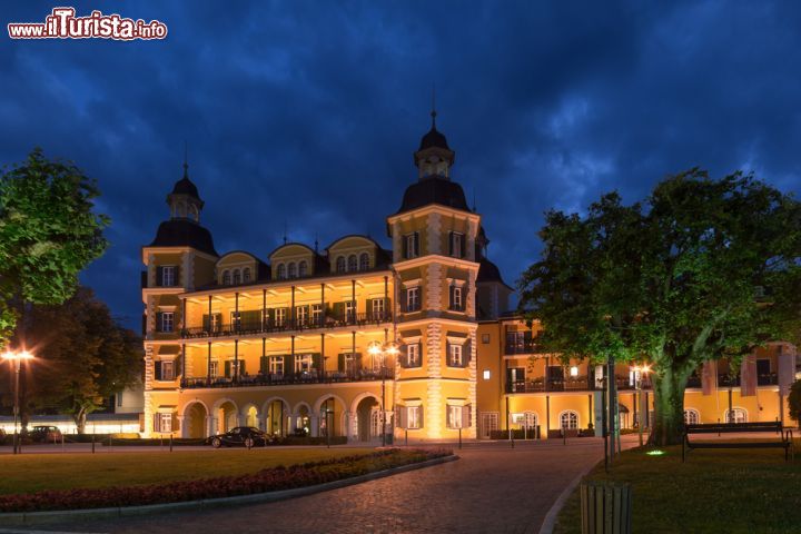 Immagine Schlosshotel Velden il famoso albergo sul Woerther See- © Arth63 / Shutterstock.com