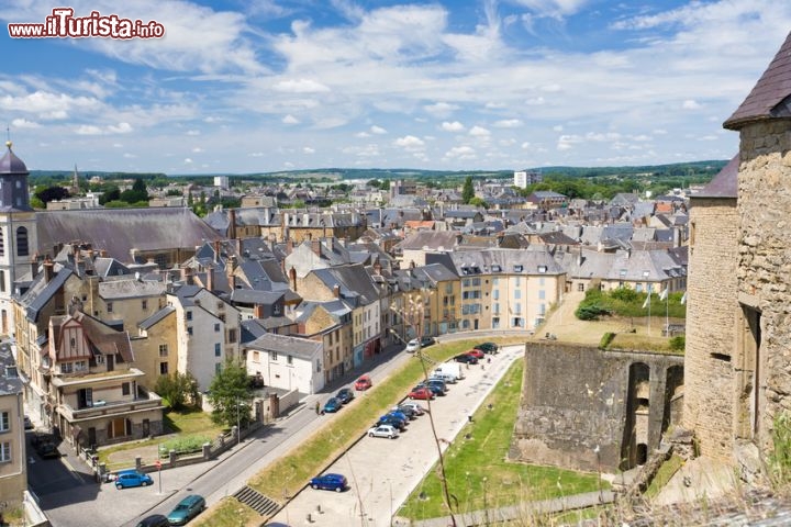 Immagine Sedan vista dal suo castello. Città delle Ardenne, è stata teatro della famosa battaglia della Seconda Guerra Mondiale.