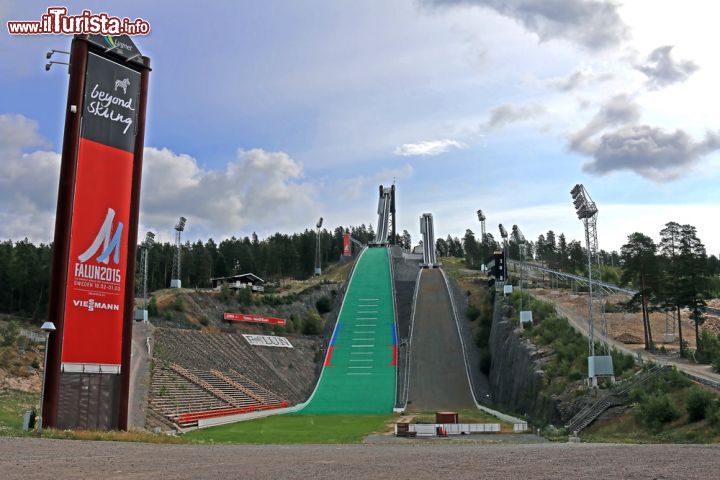 Immagine La Lugnet Arena e il trampolino da sci a Falun Svezia - © JoeBreuer / Shutterstock.com