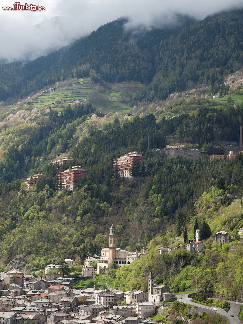 Immagine Sondrio, il centro e il sanatorio sulle montagne della Valtellina (Lomabardia)