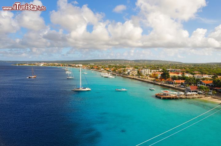Immagine Spiaggia da favola nella zona di Kralendijk: siamo sull'isola di Bonaire negli ex Caraibi Olandesi  - © Rene Sputh / Shutterstock.com