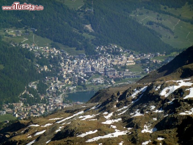 Immagine St Moritz vista dalla cima del Piz Corvatsch a 3303 metri