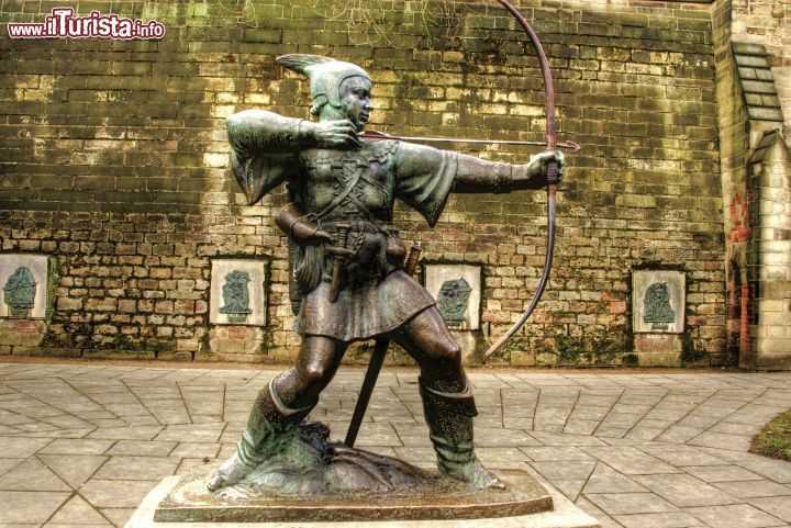 Immagine Statua Robin Hood nel Castello di Nottingham