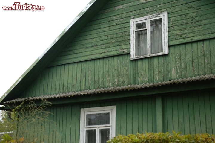 Immagine Tipica casa Caraimi in legno a Trakai
