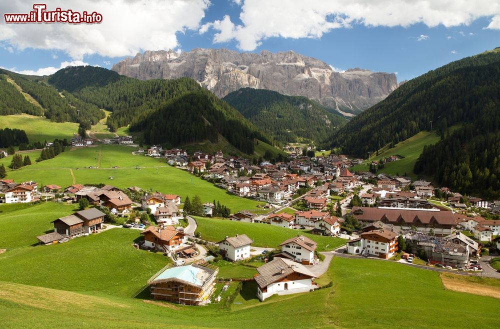 Immagine Uno scorcio di Selva di Val Gardena (Trentino Alto Adige), provincia di Bolzano. Siamo in una rinomata località di villeggiatura estiva e invernale.