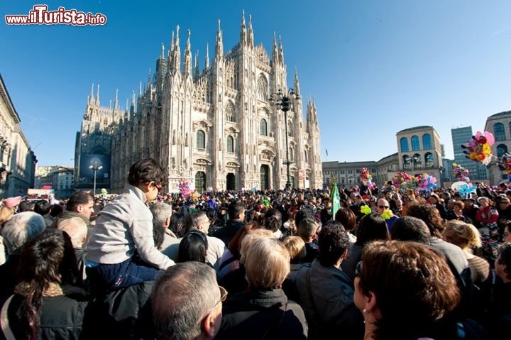 Immagine Il Carnevale Ambrosiano in Piazza Duomo a Milano  - © pio3 / Shutterstock.com