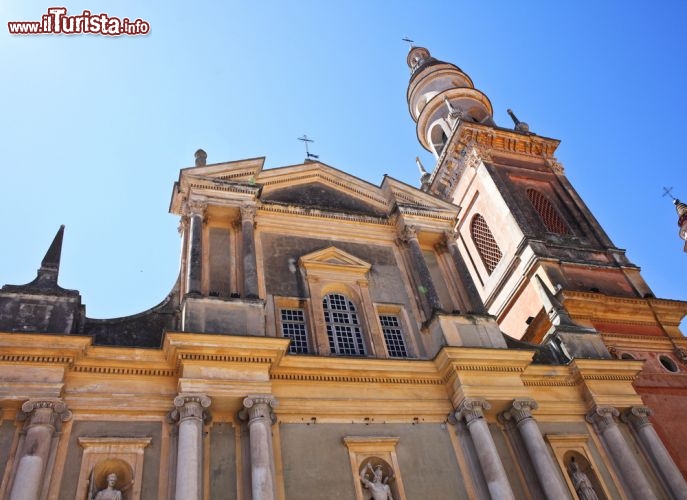 Immagine Chiesa di San michele a Mentone (Menton) in Francia - © gualtiero boffi / Shutterstock.com