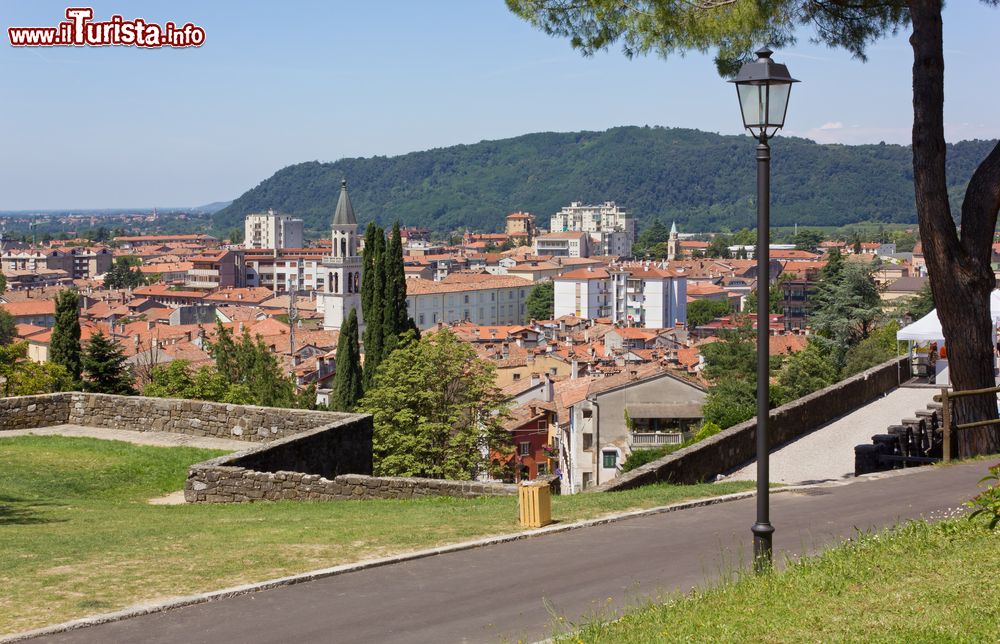 Immagine La città di Gorizia vista dal parco del castello, Friuli Venezia Giulia, Italia.