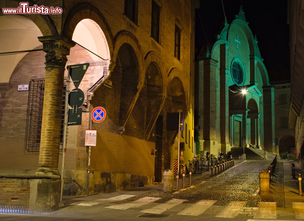 Immagine La strada che conduce alla Piazza e alla chiesa di San Giovanni in Monte a Bologna