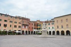 l monumento a Canapone a Grosseto (Toscana)