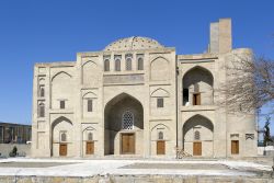 Bukhara Uzbekistan è una città patrimonio dell'umanità dell'UNESCO, che si trova lungo il percorso della Via della Seta - © posztos / Shutterstock.com
