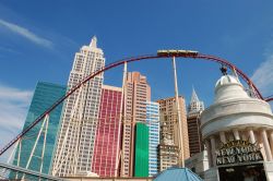 Montagne Russe al New York - New York Hotel di Las Vegas - © Lowe Llaguno / Shutterstock.com 