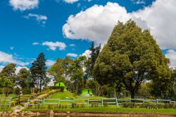 Il Parque Metropolitano Simón Bolívar si trova nel cuore di Bogotà, capitale della Colombia, ed è uno dei più grandi e importanti della metropoli, sede di ...