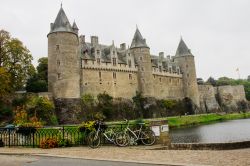 Castello di Josselin, dintorni di Rennes in Francia - Conosciuto anche come chateau Rohan, questo castello è uno dei più famosi fra quelli della Bretagna.  In stile gotico ...