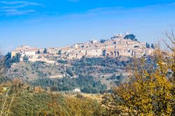 Vista panoramica di Amelia, città murata in Umbria. - © marcociannarel / Shutterstock.com