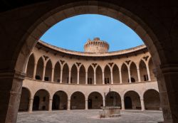 Dentro al Castel Bellver di Palma di Maiorca, ...