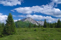 Escursioni estive nelle Dolomiti di Sappada, Veneto - Passeggiate e trekking da rifugio a rifugio sono solo alcune delle attività outdoor che si possono effettuare nei mesi estivi a Sappada ...