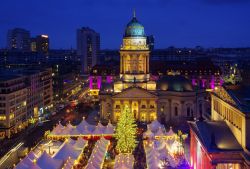 I mercatini dell'Avvento di Berlino la capitale della Germania - © LianeM / Shutterstock.com
