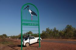 Il cartello di benevenuti a Jabiru, Kakadu National Park, nel Northern Territory in Australia