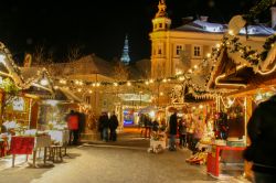 Il tradizionle mercatino di Natale by night nel centro di Klagenfurt, Carinzia (Austria) - © Harald Florian / Shutterstock.com